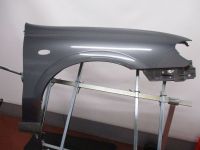 Kotfl�gel rechts Roststellen Kratzer siehe Bild<br>NISSAN ALMERA II HATCHBACK (N16) 1,5