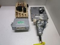 Steuerger�t Motor Satz mit Komponenten. 2 Klipse Sicherungskasten gebrochen<br>TOYOTA YARIS (SCP1_, NLP1_, NCP1_) 1.0