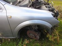 Kotfl�gel rechts Lichtsilber Z163,Kratzer siehe Foto<br>OPEL ASTRA H CARAVAN 1.9 CDTI