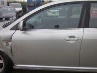 T?r links vorn Kratzer und Beule siehe Bilder, ohne Spiegel<br>TOYOTA AVENSIS KOMBI (T25) 1.8
